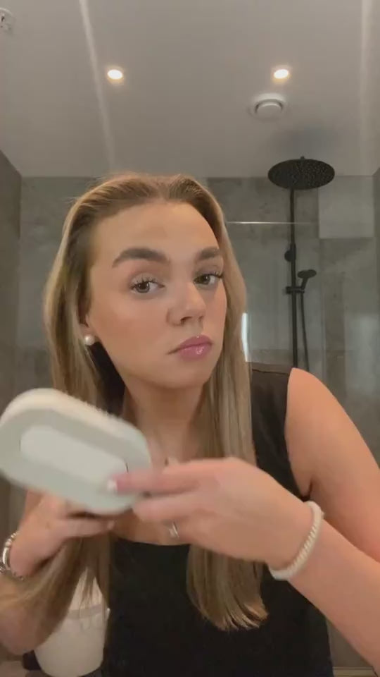 Women’s 3D Self-Cleaning Hair Brush – Anti-Frizz, Scalp Massage & Hair Growth Comb